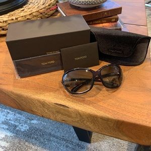 Tom Ford Jennifer TF8 B5